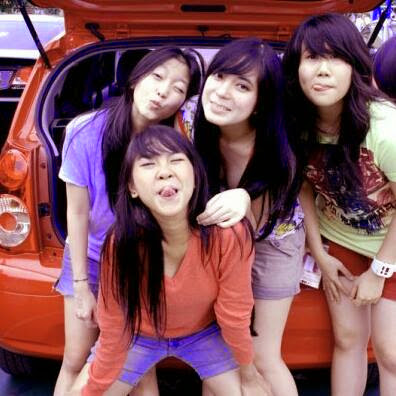 Band Metal cewek Indonesia vendetta