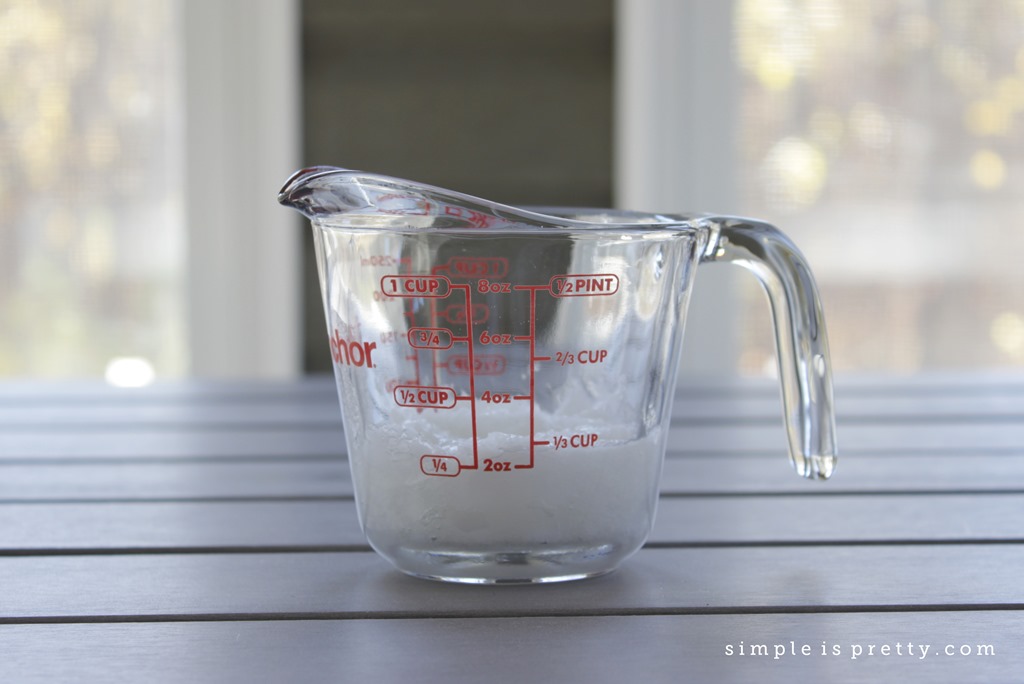 [measuring%2520cup%2520with%2520coconut%2520oil%255B5%255D.jpg]