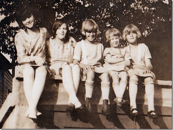 A friend Anabelle McKendrick, Ingrid, Ida, Ruby, and Edith Gillberg about 1926