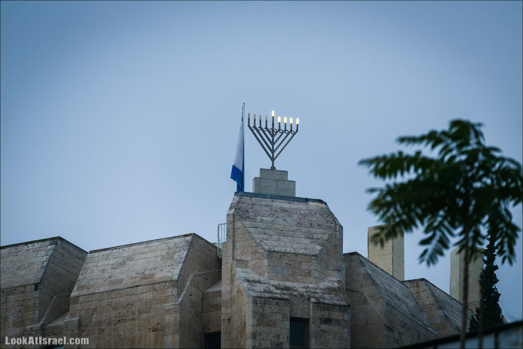 Ханука в старом городе в Иерусалиме. LookAtIsrael.com - Фото путешествия по Израилю | Hanukkah in Old City of Jerusalem | חנוכה בעיר העתיקה ירושלים