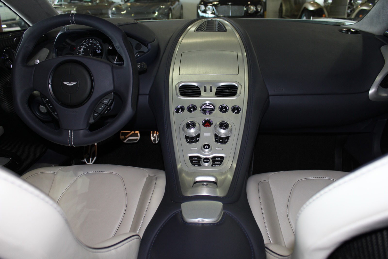 [Aston-Martin-One-77-17%255B3%255D.jpg]