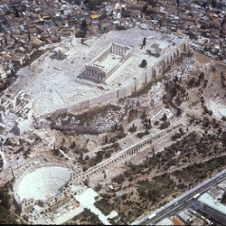 61.- Acrópolis