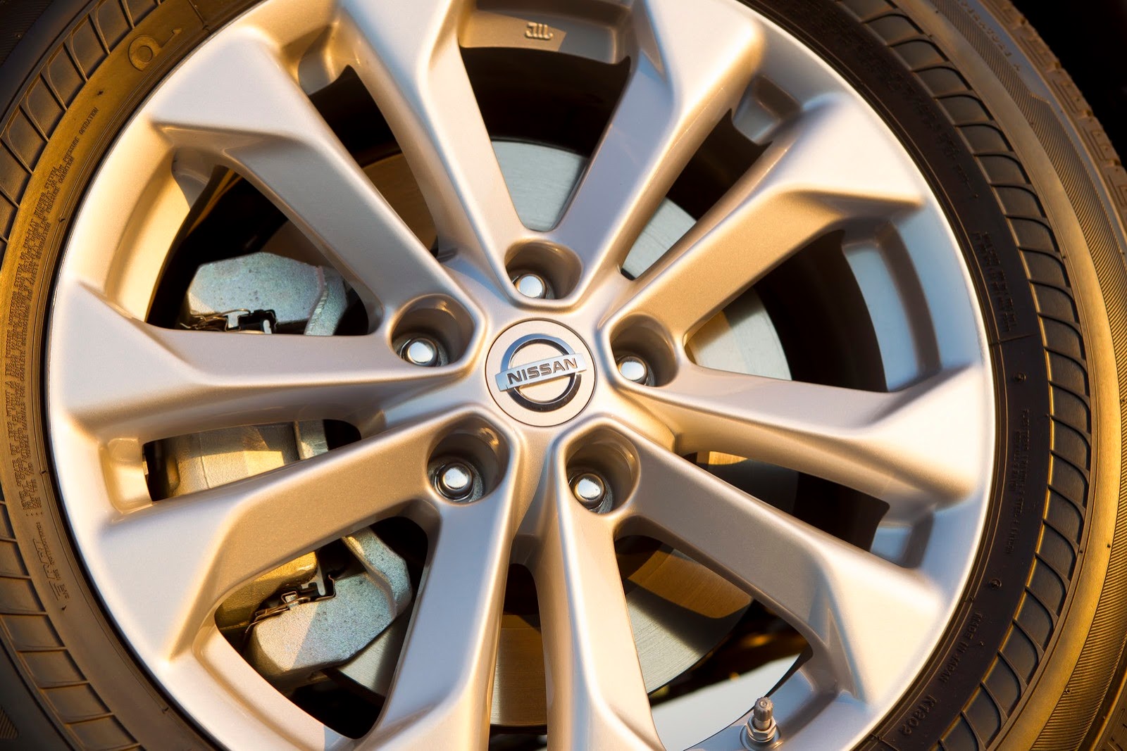 [2014-Nissan-Rogue-CUV-13%255B2%255D.jpg]