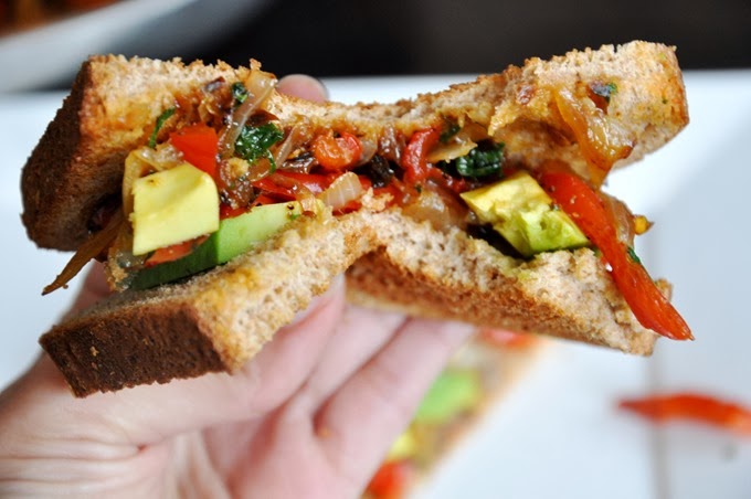 [avocado%2520%252B%2520caramelized%2520red%2520pepper%2520%2526%2520onion%2520sandwich%2520103%255B3%255D.jpg]