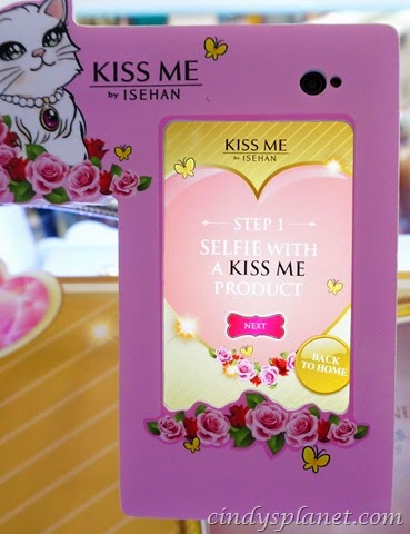 [KissMeSelfie63.jpg.webp]