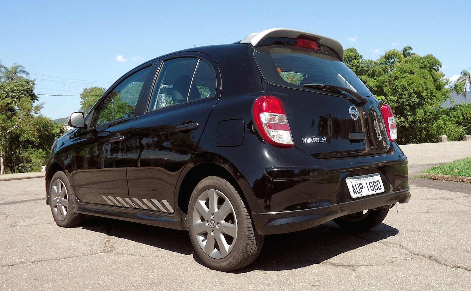 [Nissan%2520March%2520SR%2520%25201.6%25202013%2520%25286%2529%255B2%255D.jpg]