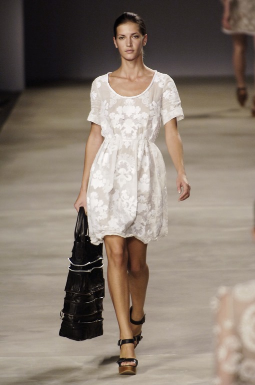 [ChloeSpring2006diana-dondoe4.jpg]