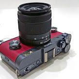 Pentax-Q-S1-Black-and-Red-3_1411128777.jpg
