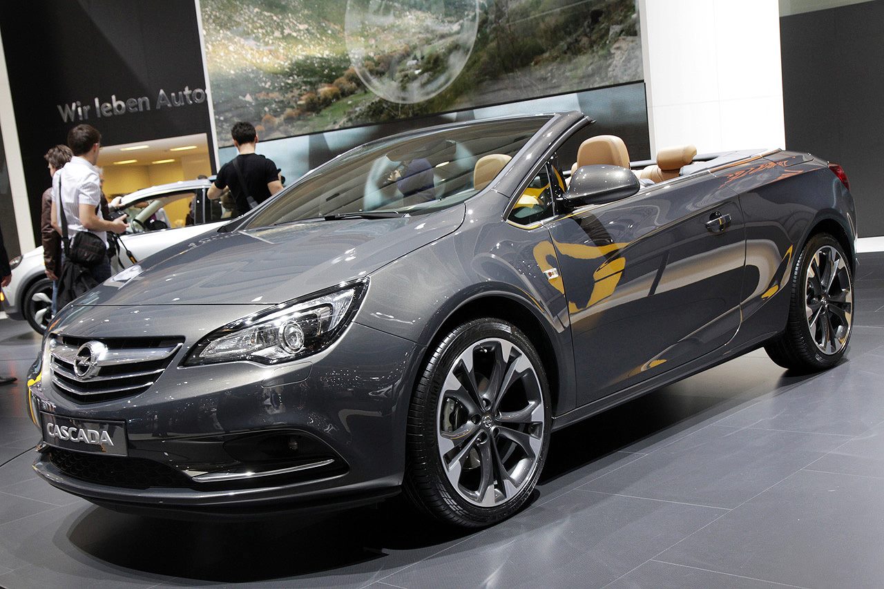 2013_Opel_Cascada_3.jpg