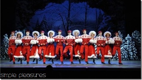 Christmas-theatre-White-Christmas-at-The-Lowry-e1354663353506-472x264