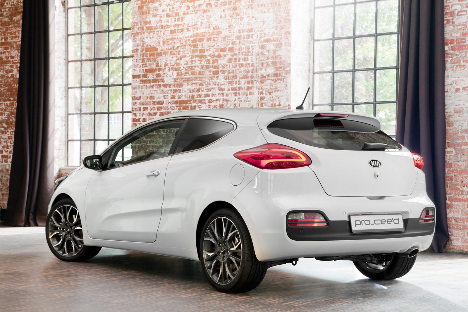 [2013-Kia-Pro_Ceed-14%255B2%255D.jpg]