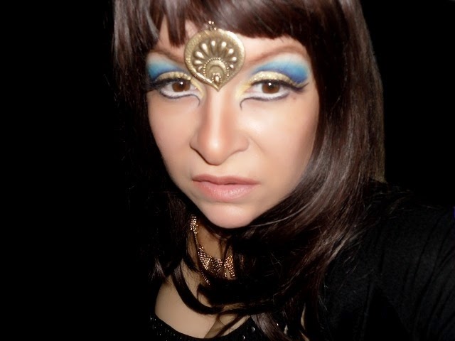 02-halloween-cleopatra-egypt-queen-makeup-look-hooded-eyes