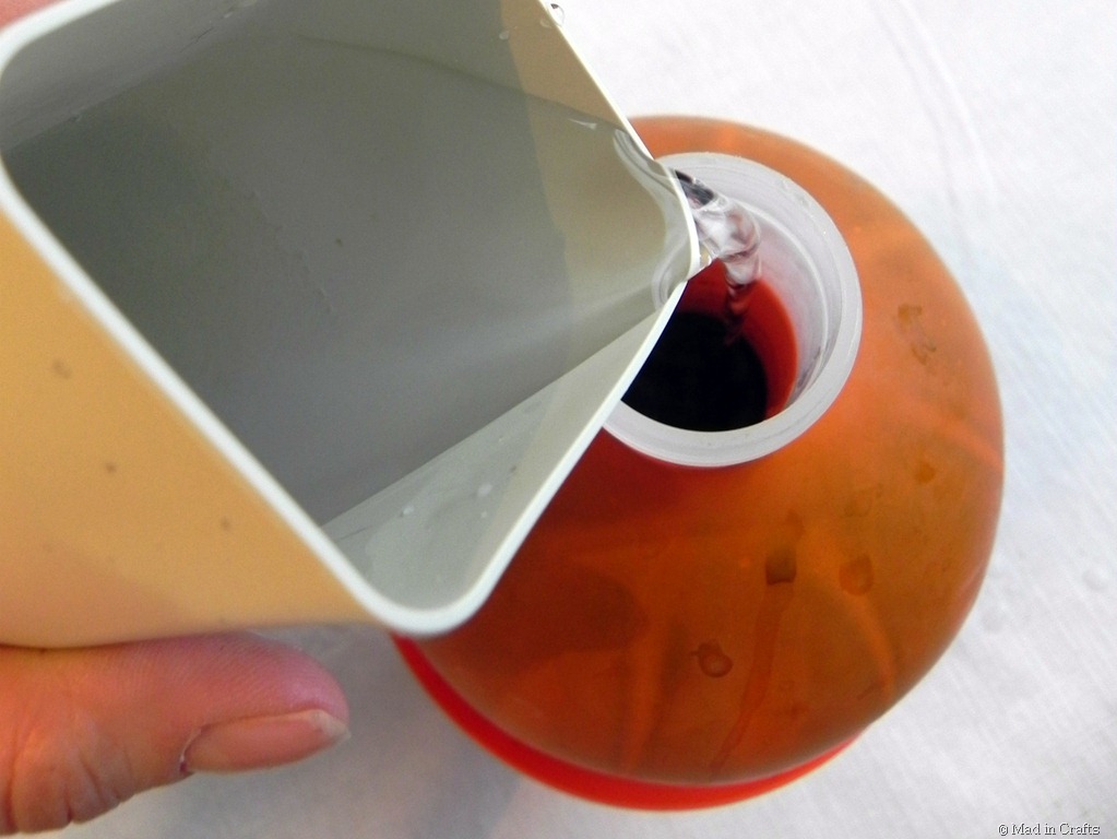 [pour-hot-water-into-the-cylinder3.jpg]