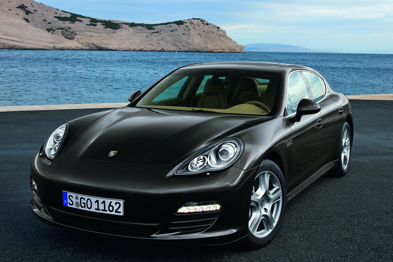 [Porsche-Panamera-S-1%255B4%255D.jpg]