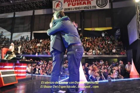El abrazo de Lerner con David Argañaraz.jpg