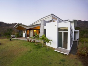 Fachada casa-anapanasati-aarcano-arquitectura