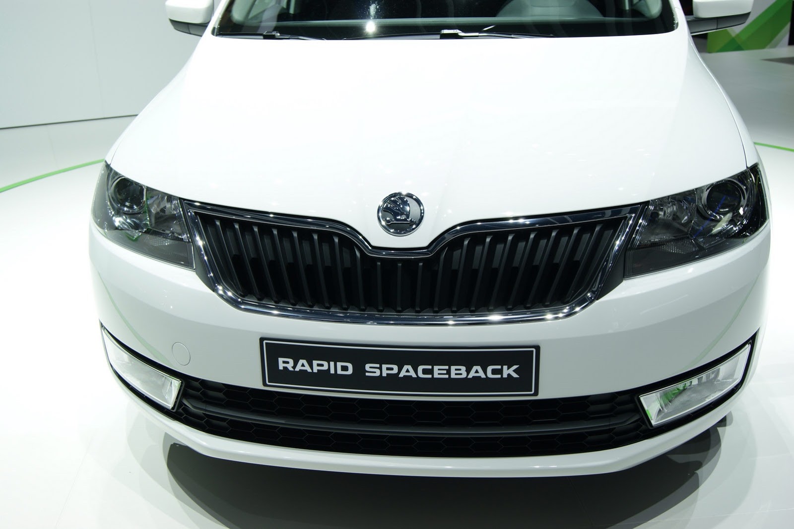 [2014-Skoda-Rapid-Sportback-18%255B2%255D.jpg]