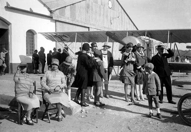 [1925-Campo-de-Aviao-da-Amadora-Caudr.jpg]