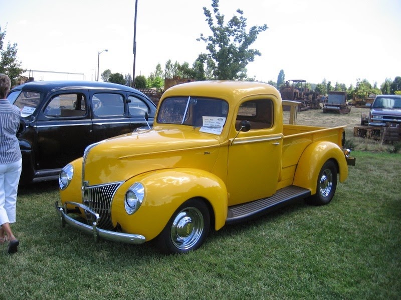 [IMG_8074-1940-Ford-Pickup-at-Antique%255B2%255D.jpg]