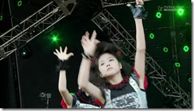 BABYMETAL_catch-me-if-you-can_11