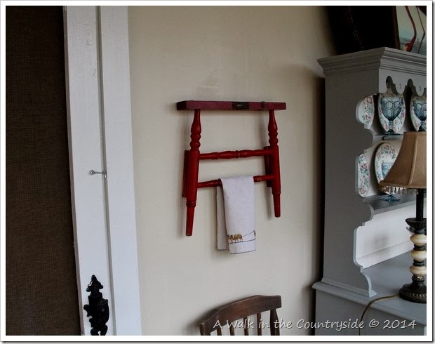 towel rack from recycled pieces