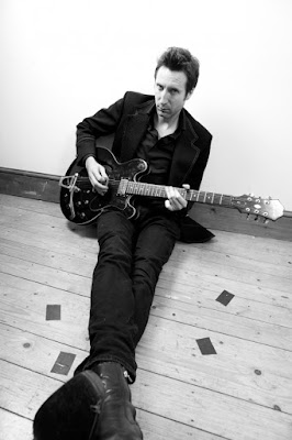 jon-amor-promo-shot-3-bw.jpg