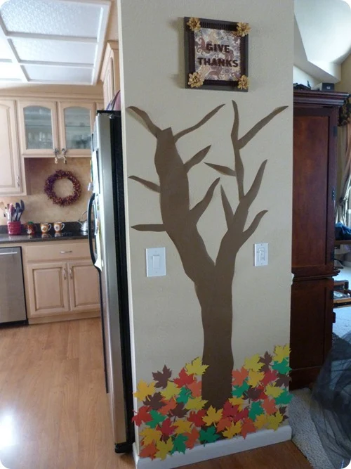 paper thankful tree on wall