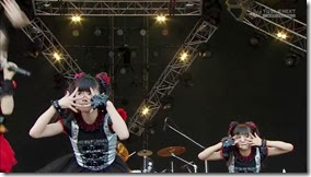 BABYMETAL_catch-me-if-you-can_17