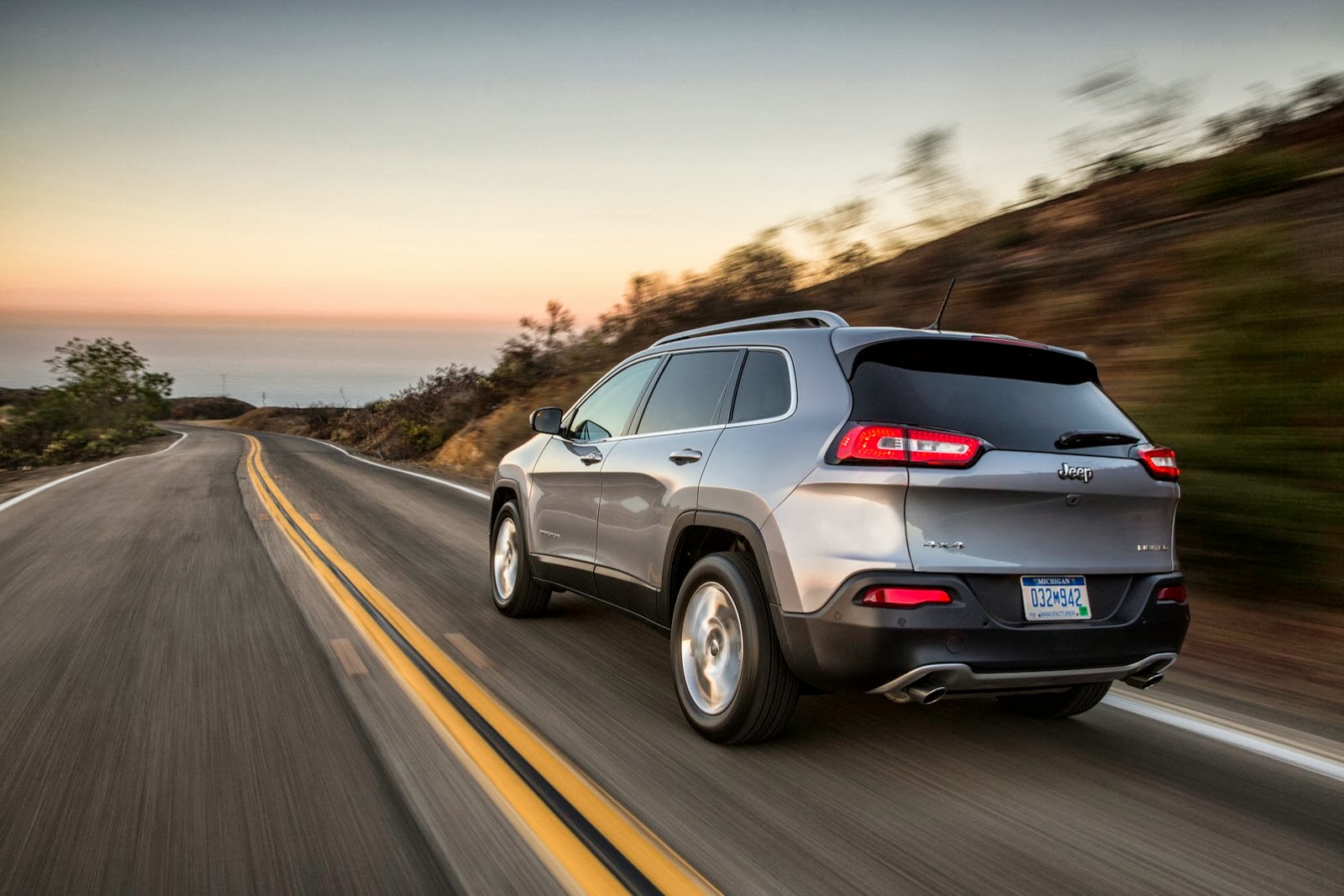 [Jeep-Cherokee-3%255B2%255D.jpg]