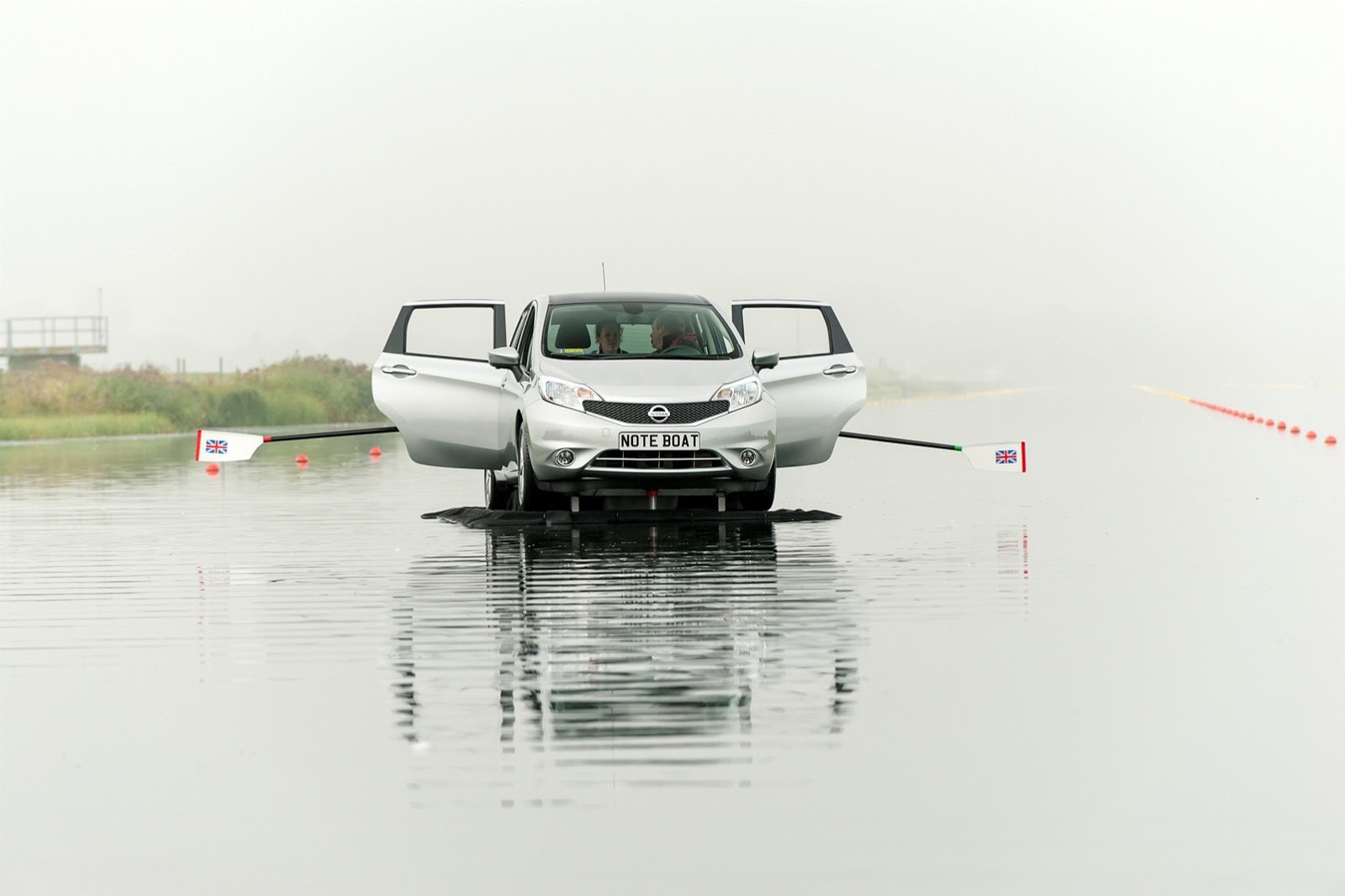 [Nissan-Note-Boat-10%255B2%255D.jpg]