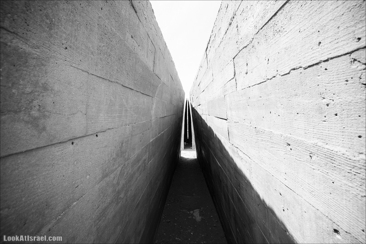 Мемориал бригаде Негев | Monument to the Negev Brigade | אנדרטת חטיבת הנגב | LookAtIsrael.com - Фото путешествия по Израилю