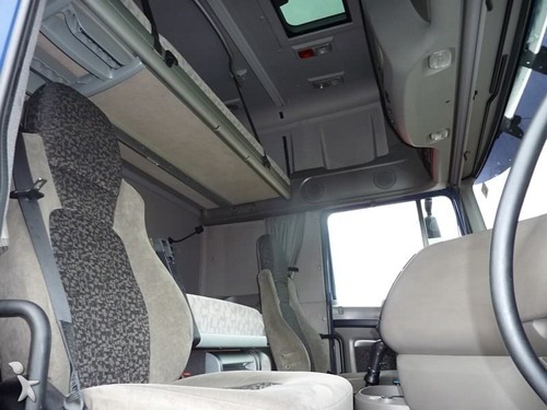 camión DAF XF105 interiores