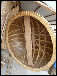 Vietnam, Phan Thiet, Making a coracle, 24 August 2012 (4)