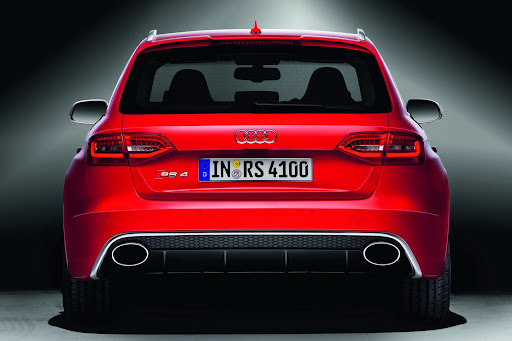 2013-Audi-RS4-Avant-12.jpg