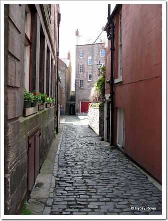 Cobbled alleyways remnants of horse and cart days. L S Lowry painted this scene which has since changed.