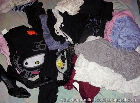 [lots-of-clothes6.jpg]