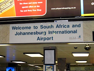 Une vue de l'entrée principale de l'aéroport International Johannesburg en Afrique du Sud.