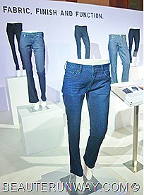 UNIQLO UJ Women HeatTech Jeans