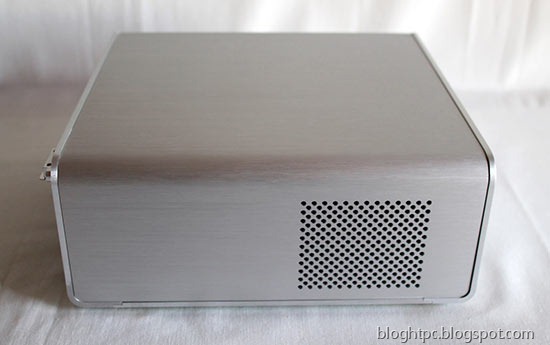 Streacom F7C Blog HTPC lateral 2. Clic para ampliar Streacom-F7C-bloghtpc-IMG_0088-
