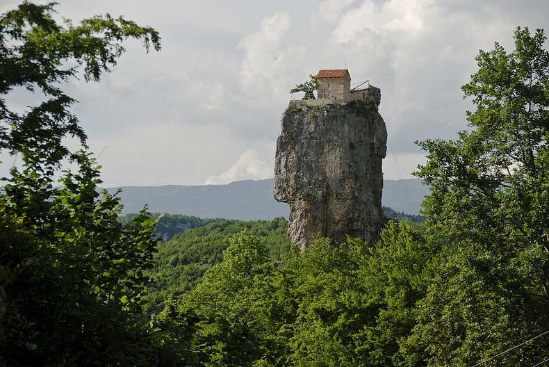 katskhi-pillar-4