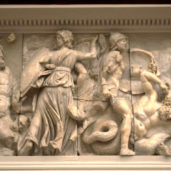 09.- Altar de Zeus. Pérgamo. Gigantomaquia