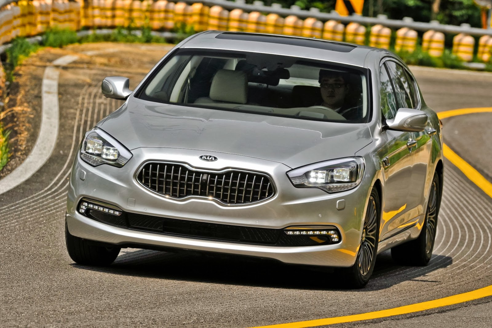 [Kia-K9-Quoris-2%255B2%255D.jpg]