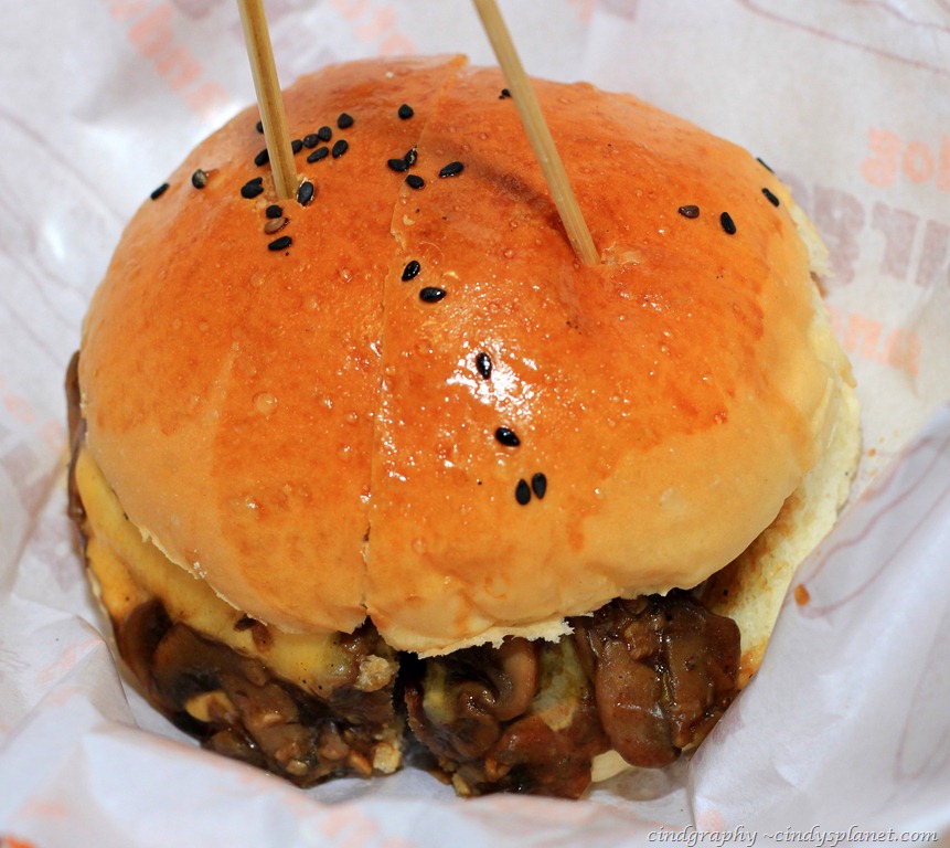 [Burger-Junkyard24.jpg.webp]