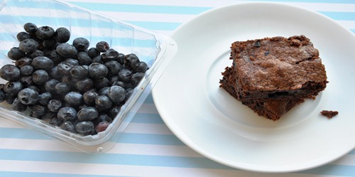 blueberry brownies 017