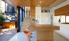La Casa Queens Park / Fox Johnston muebles-de-madera-en-cocina