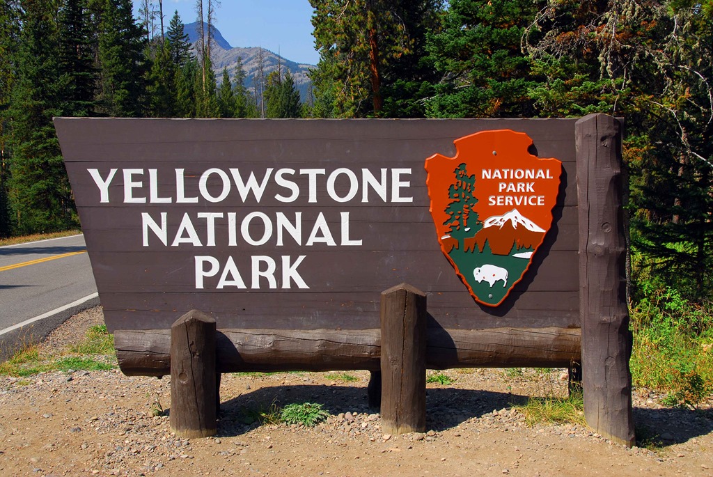 [Yellowstone-Sign3.jpg]