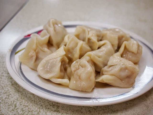 【食記】台中盛東餃子館.麵食小吃@東勢綠色走廊 : 橫街老字號,皮薄餡豐的日式風餃子 中式 區域 午餐 台中市 晚餐 東勢區 飲食/食記/吃吃喝喝 麵食類 