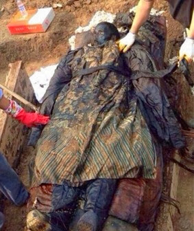 Depois de 300 anos múmia chinesa é encontrada ainda preservada