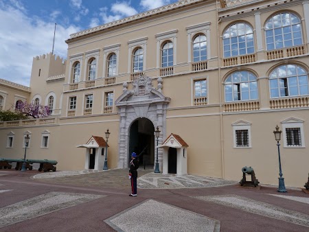 11. Monaco - Palatul Princiar.JPG