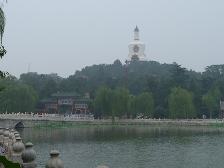 Obiective turistice Beijing: templul Beihai